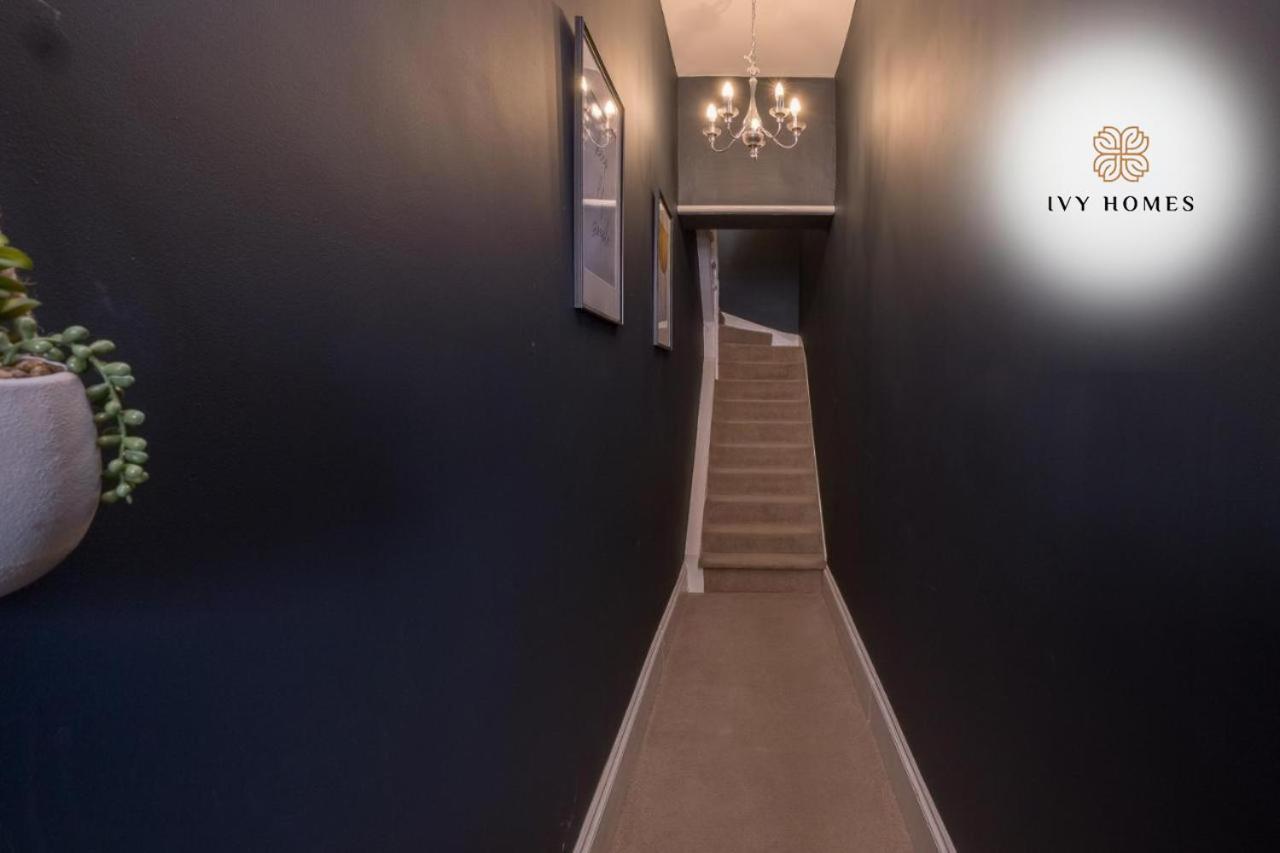 Super Central 3BR Apartment Close to North Lanes Brighton Beach and Shopping Centre - B&B