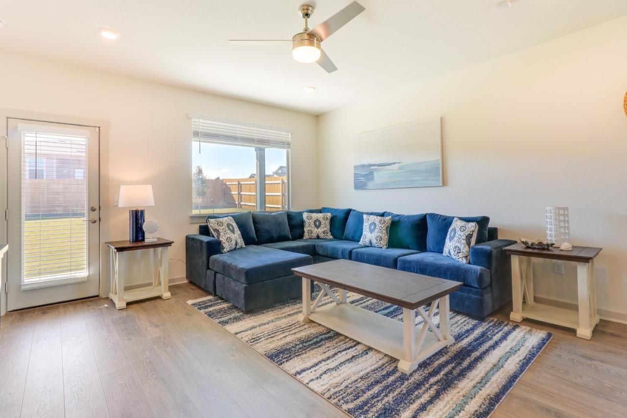 10 Mi to Dtwn Bright Austin Gem with Pool Access - Bed and Breakfast Austin