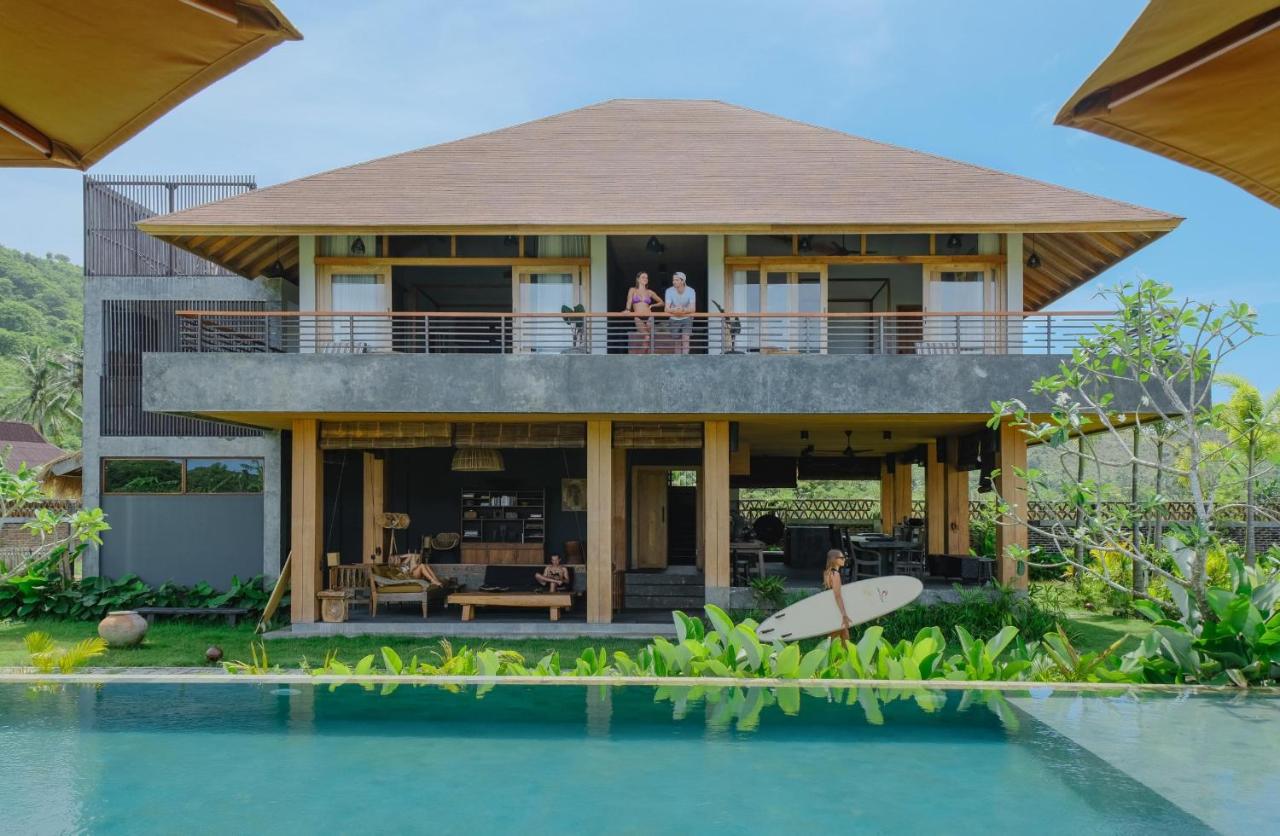 Gudea Living Villa Surfer Dream Retreat Areguling Beach - B&B