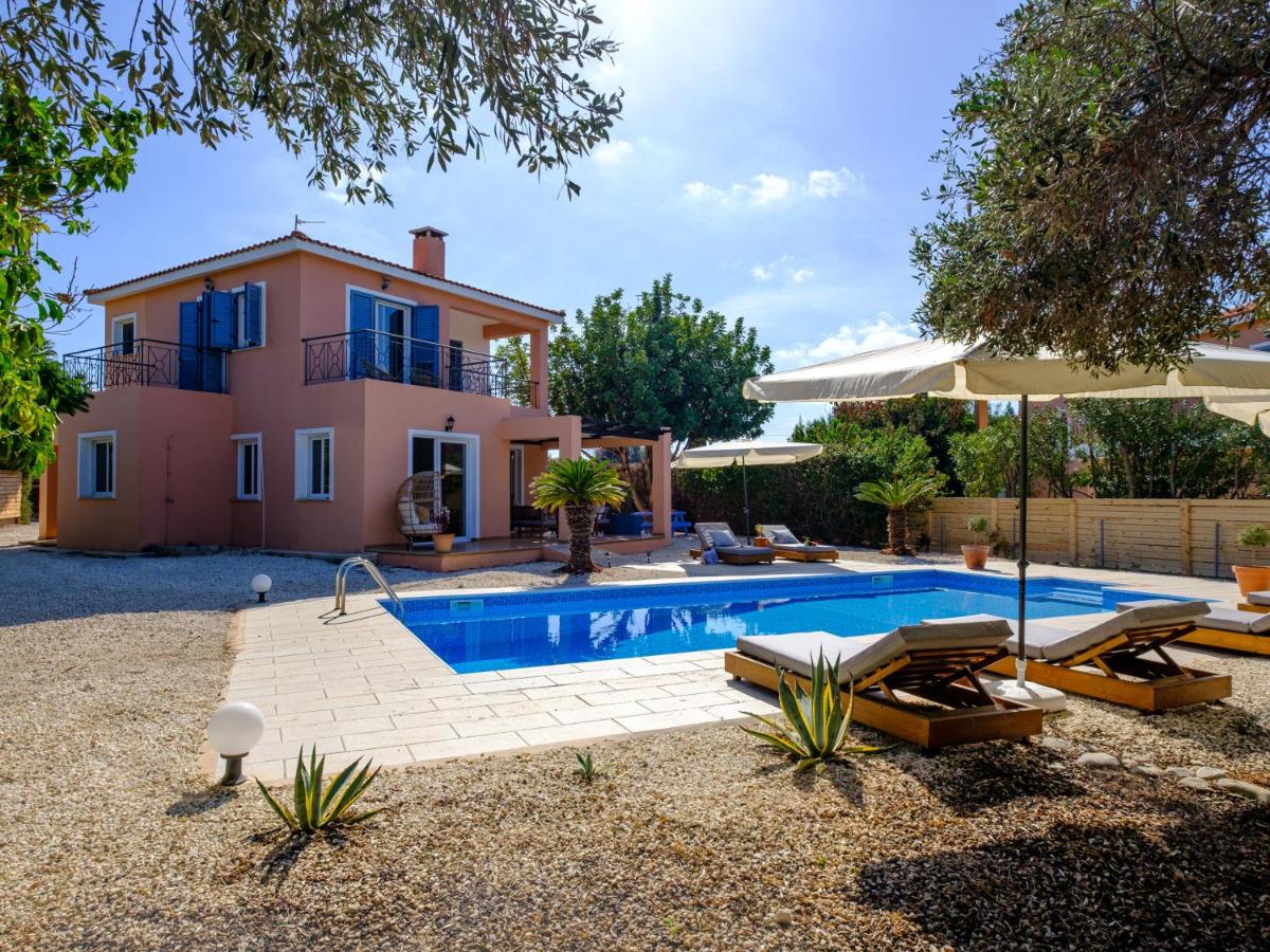 B&B Peyia - Amberturtle Design Villa With Private Pool - Bed and Breakfast Peyia