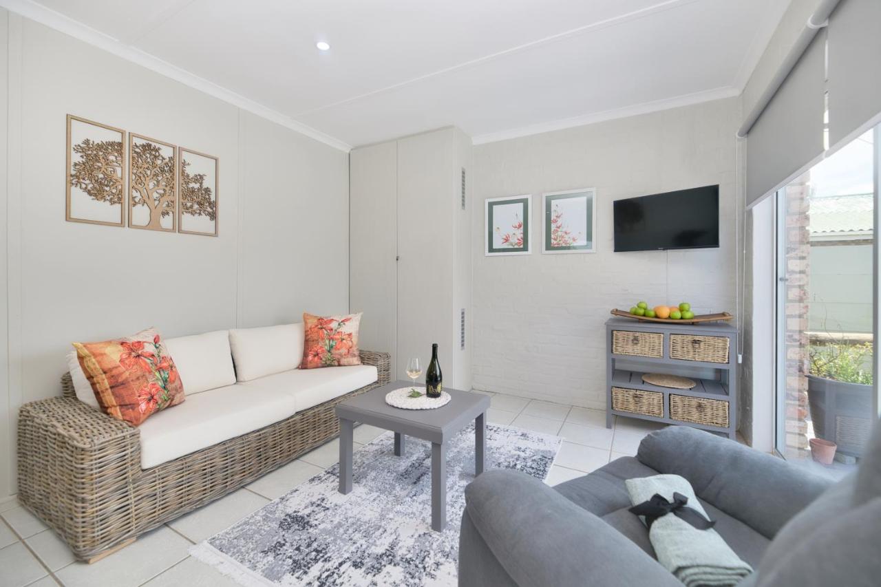 Land's Edge Eco Friendly Cottages and Apartments - Ferienwohnung Struisbaai