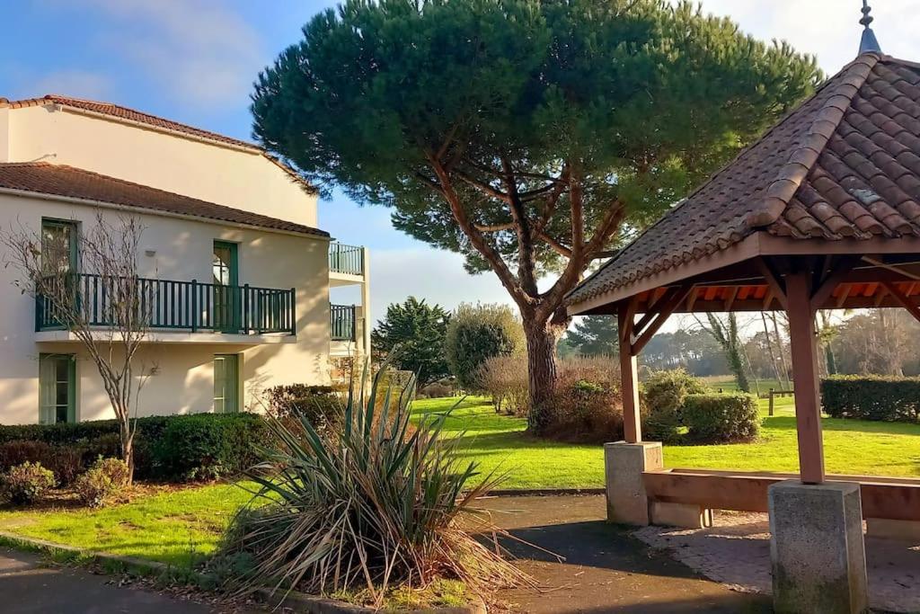 "AUX BALCONS DES PINS" Appartement 7 personnes, vue golf, accès parc aquatique gratuit - B&B