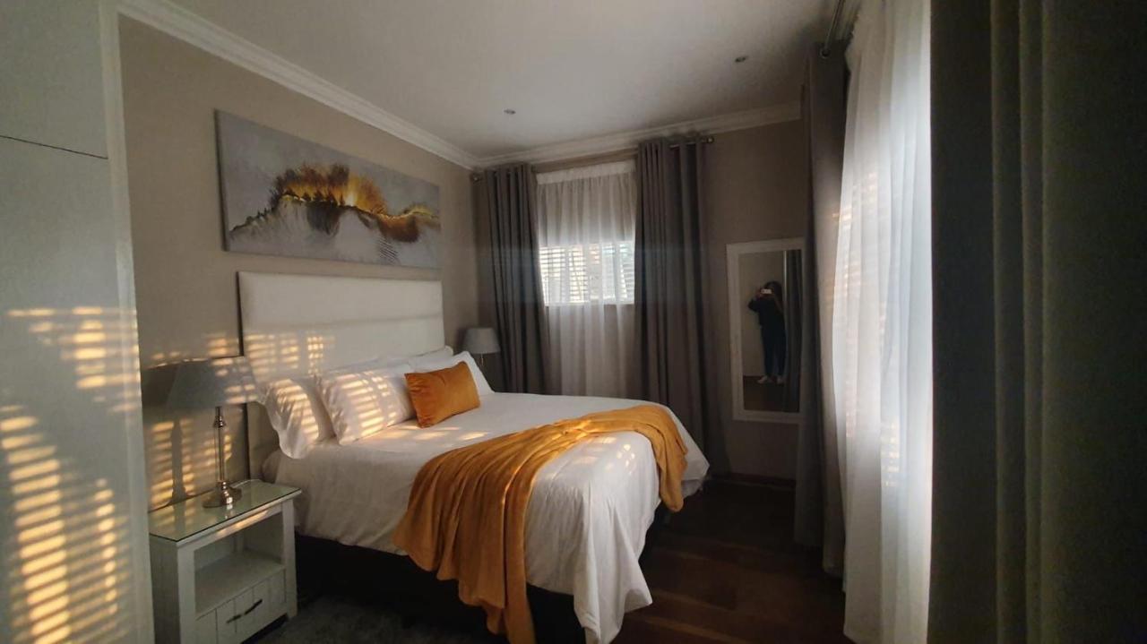 B&B Johannesbourg - Home Away from Home - Deluxe Queen & Twin Apartment - Bed and Breakfast Johannesbourg