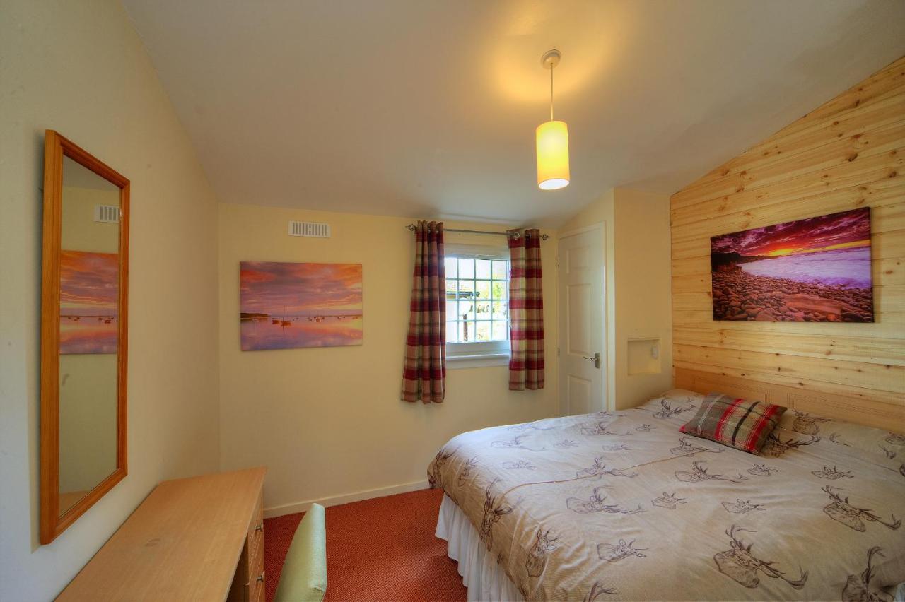 Two-Bedroom Lodge with Lake View C
