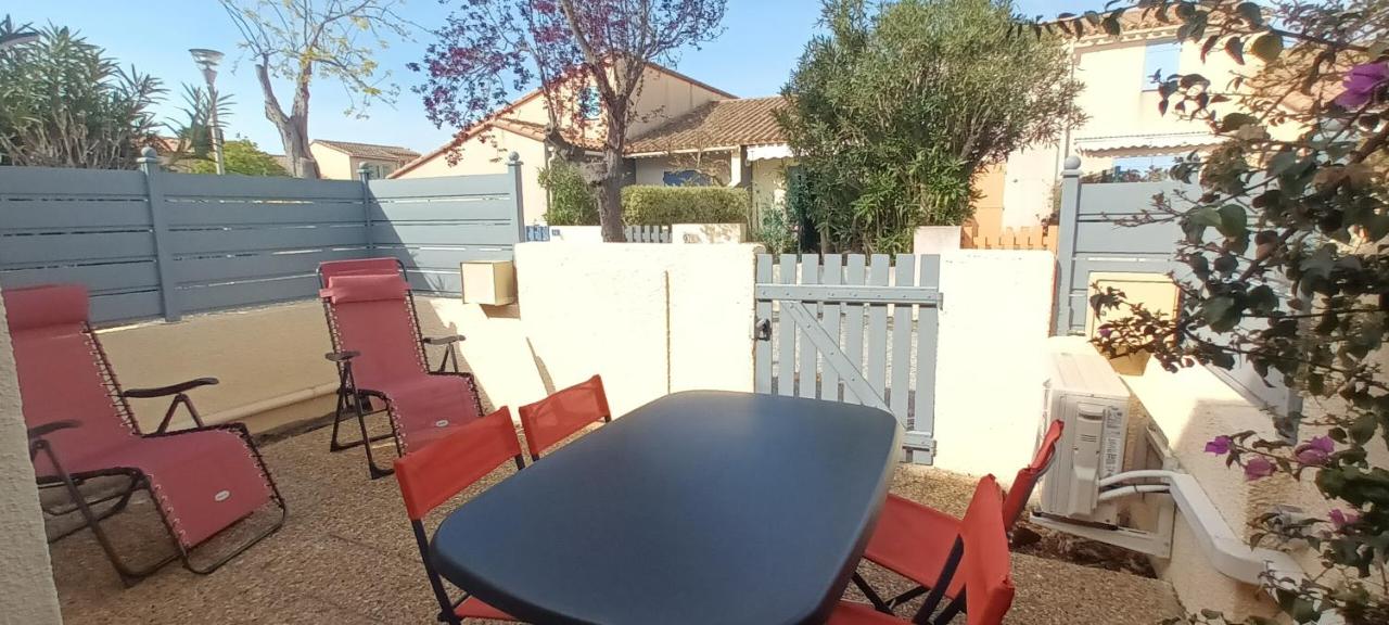 LES ESTIVALES Proche plage et port 4 pers Grande terrasse clim 2 chambres - B&B