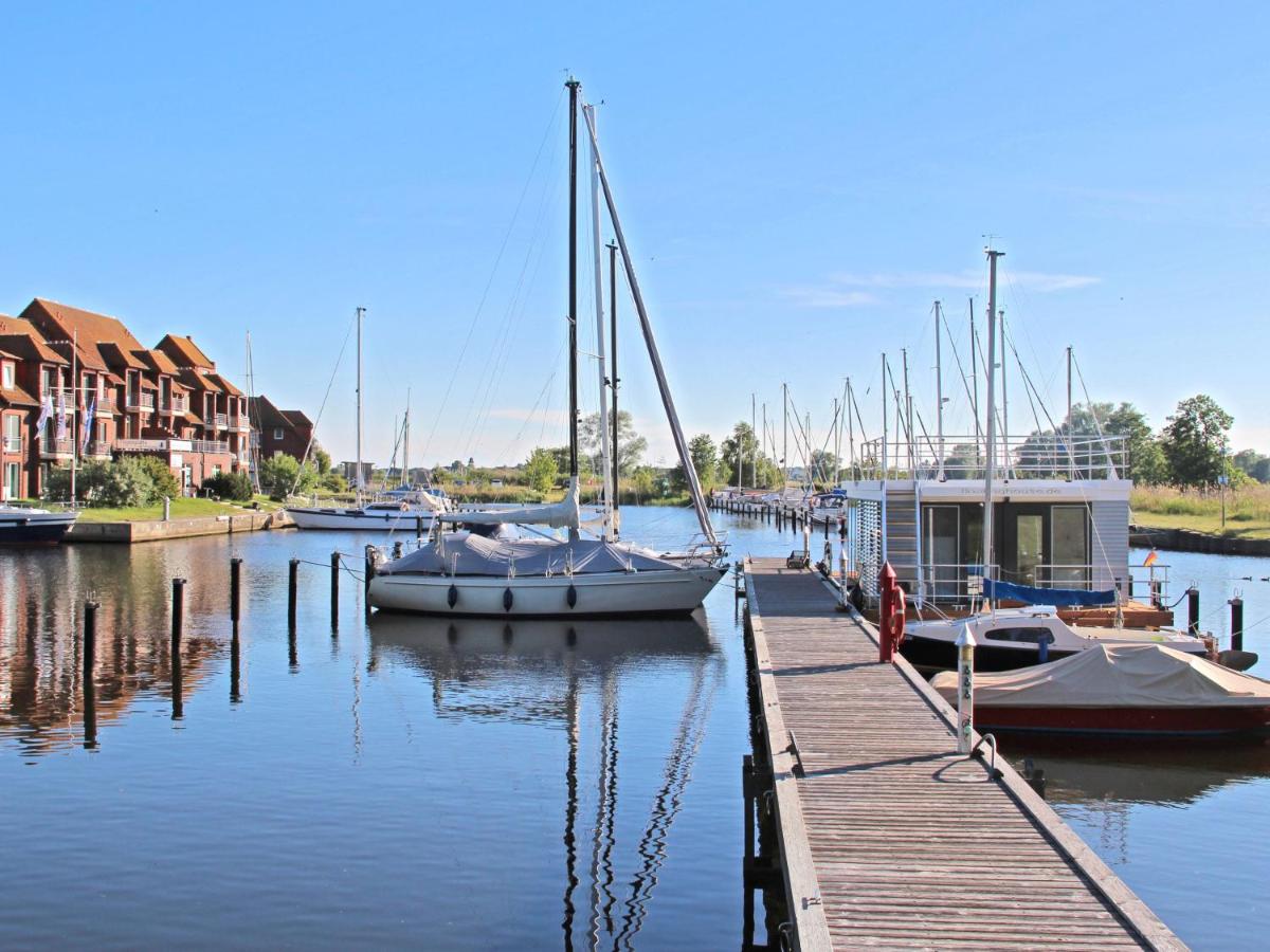 Hausboot - FLOATING 44 - "Undine" in Ueckermünde - B&B Ueckermünde