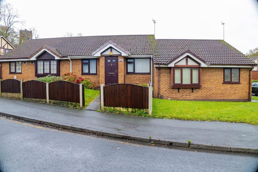 Charming 2-Bedroom in MANCHESTER - Bed and Breakfast Manchester