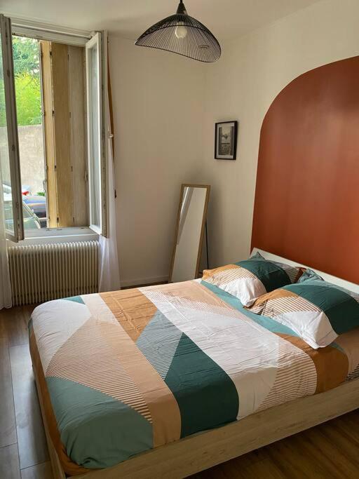 B&B Clichy-sous-Bois - Cosy et charmant grand T2, parking privé - Bed and Breakfast Clichy-sous-Bois