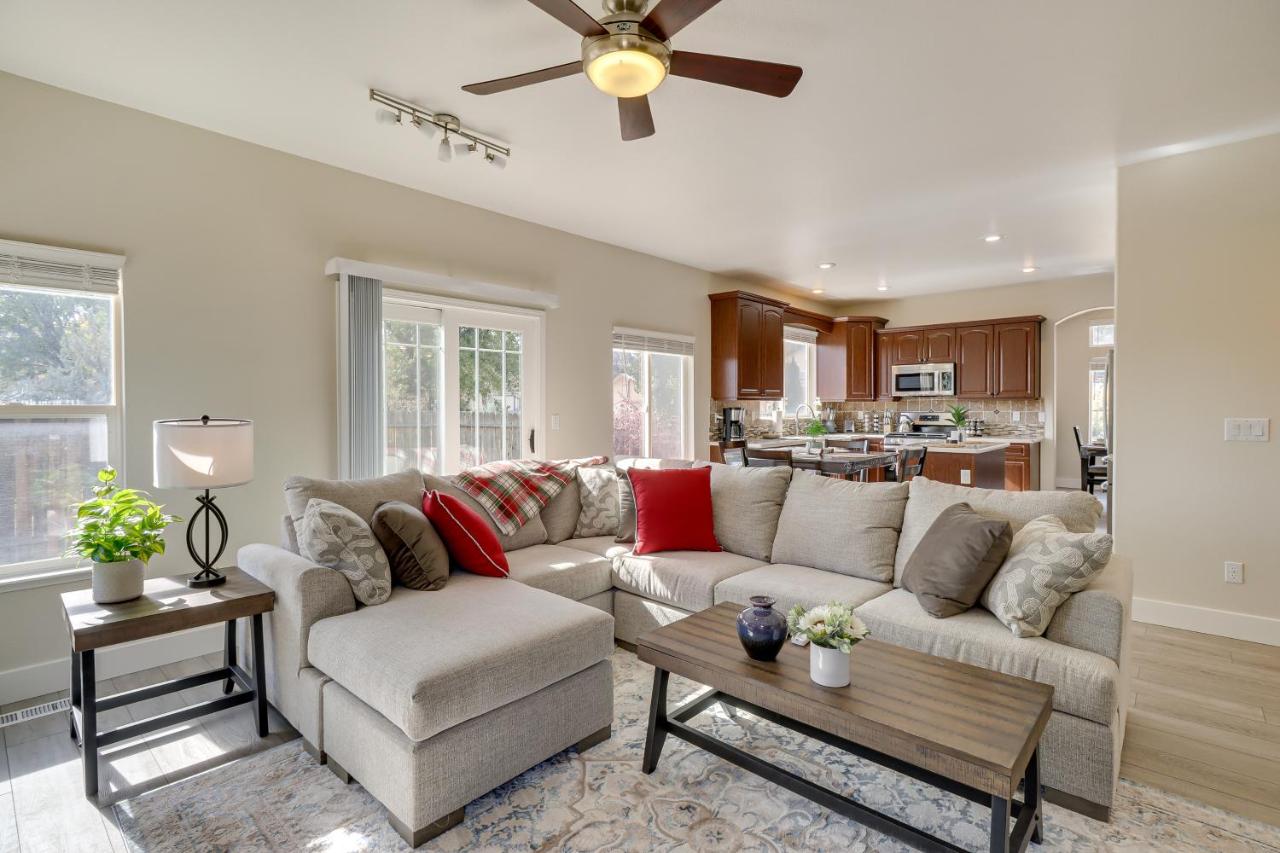 4 Mi to Downtown Reno: Family Retreat w/ Fireplace - Ferienwohnung Reno