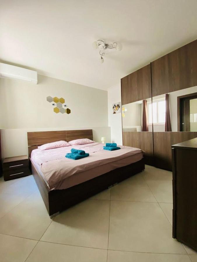 Double or Twin Room with Private Bathroom