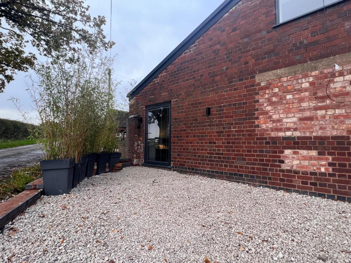 Marmalade Barn Guest Suite with wet room - B&B Rugeley