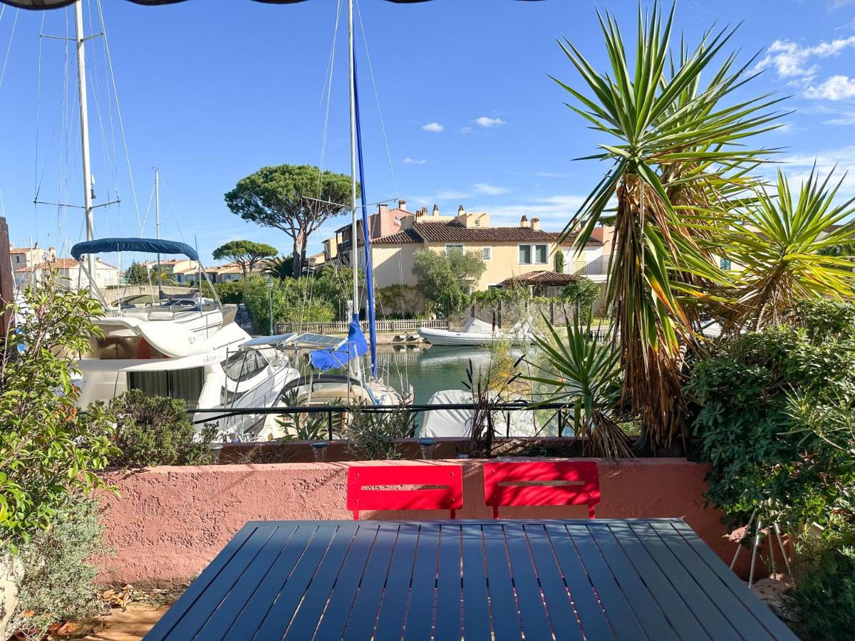 B&B Grimaud - Appartement Port Grimaud 2/4 pers avec grande terrasse - Bed and Breakfast Grimaud