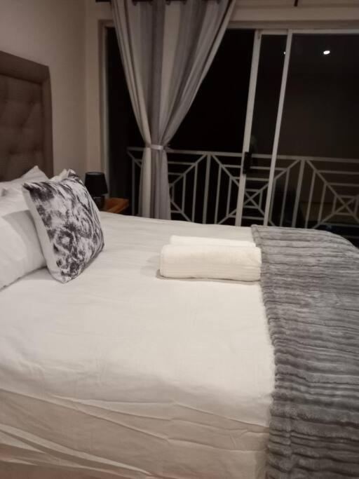 3 bedroom self catering @ Lelapa La Baphogole - B&B