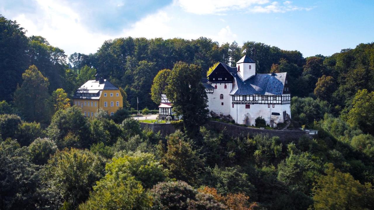 B&B Rauenstein - Kavaliershaus neben Schloss Rauenstein - Bed and Breakfast Rauenstein