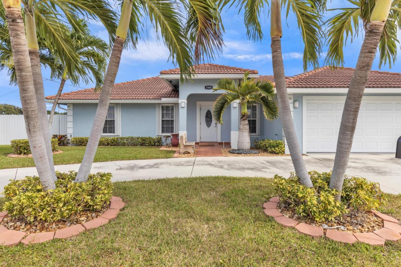 Gorgeous Lake Worth Beach House home - B&B