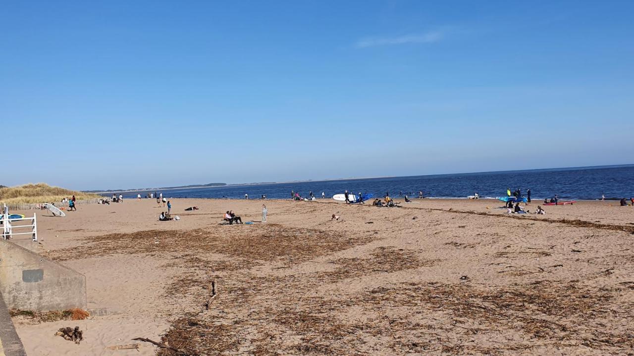 Great Location, large 1 bed flat with parking - Chambres d’hôtes Broughty Ferry