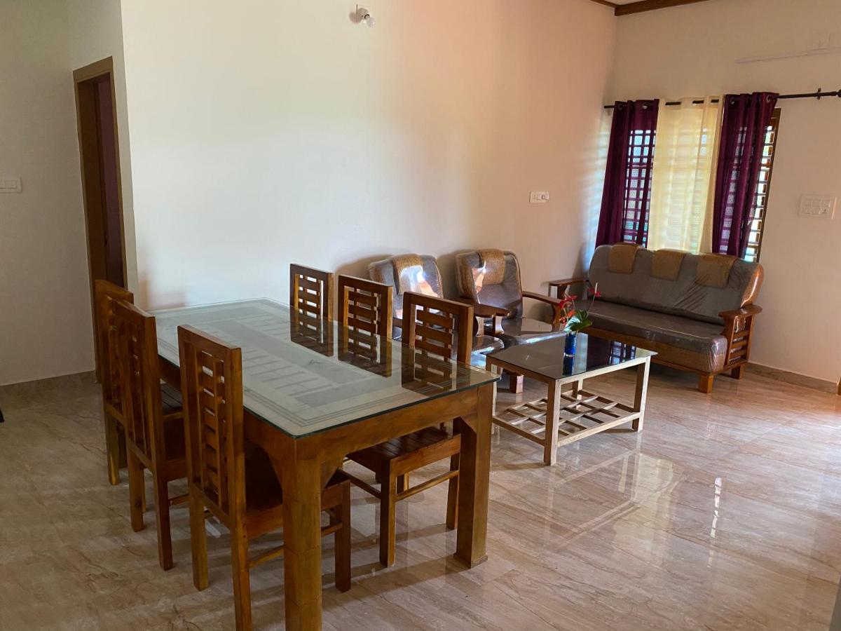 HappyDays HomeStay Wayanad - B&B Chengētt