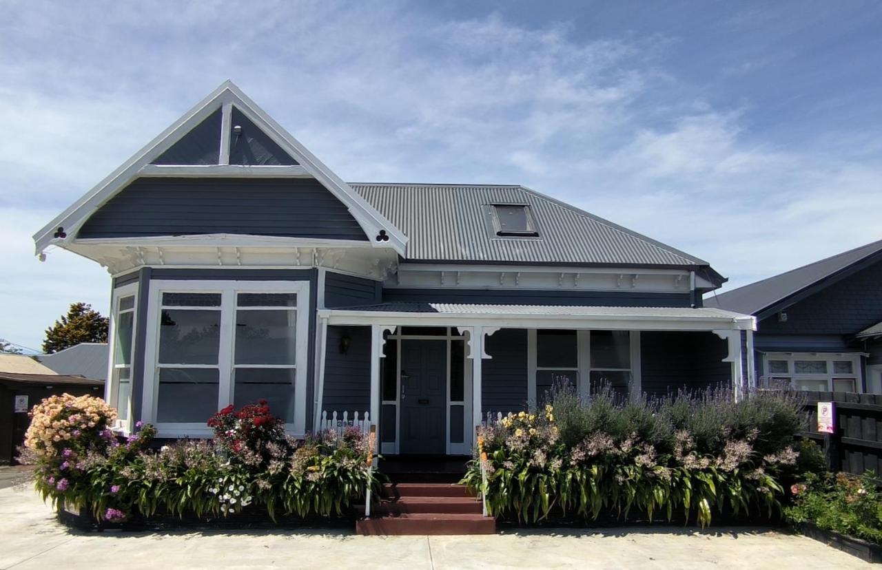 City Centre Superior Villa 3 large Double bedrooms - B&B Christchurch