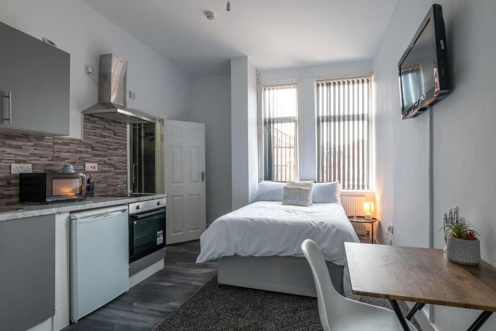 Elegant Studio: Studio Suite 5 - Bed and Breakfast
