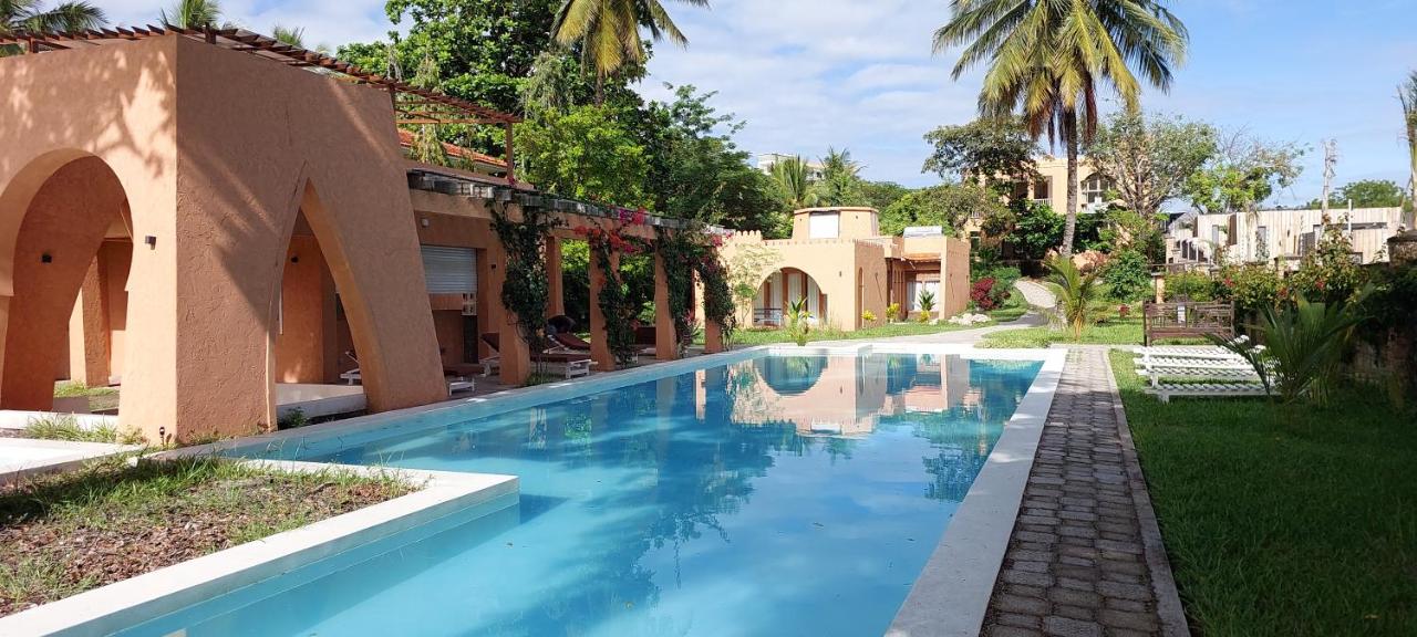 Villa - Beach Front