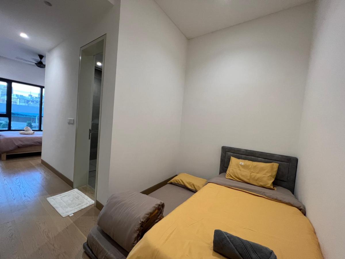 Deluxe Double Room (2 Adults + 1 Child)