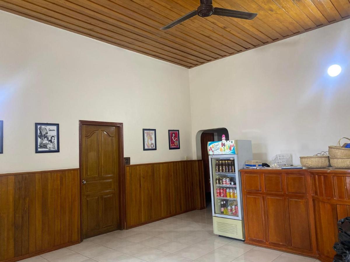 Ecran Riverfront Guesthouse - B&B