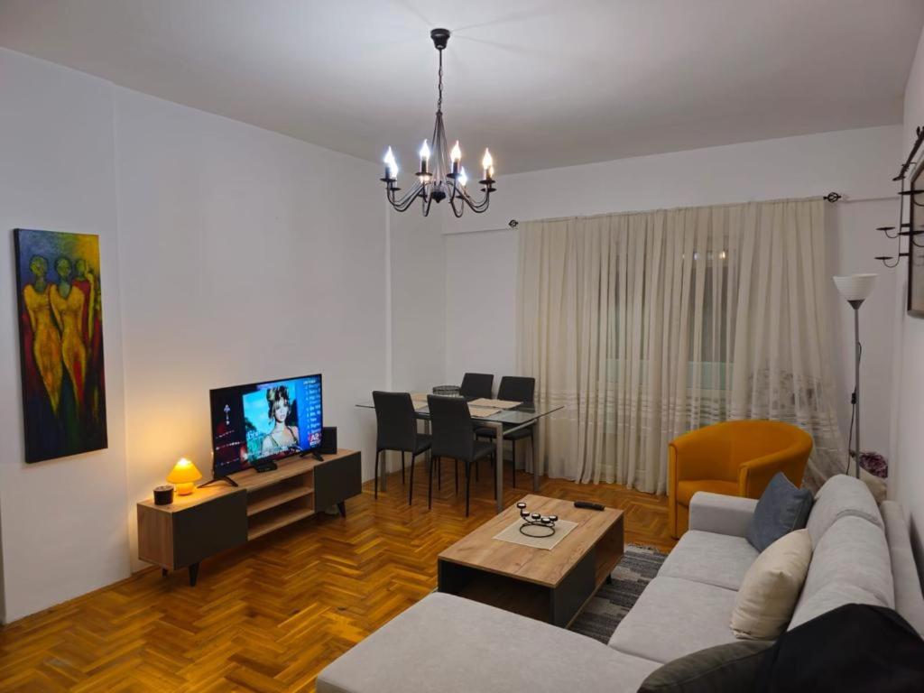 B&B Pristina - Sara's cozy apartment - Bed and Breakfast Pristina