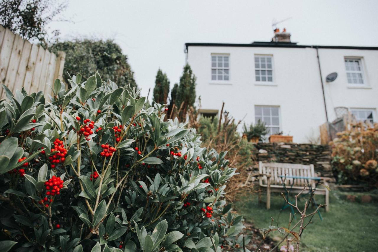 3 bedroom stunning house with garden and amazing sea views - Bed and Breakfast