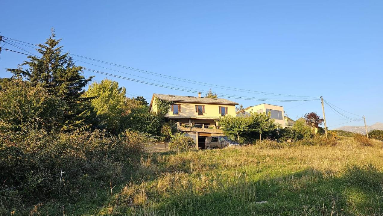 Le Panoramique du Plongeoir - T4 spacieux de 90m2 avec grande terrasse vue sur le lac de Serre Ponçon - Ferienwohnung