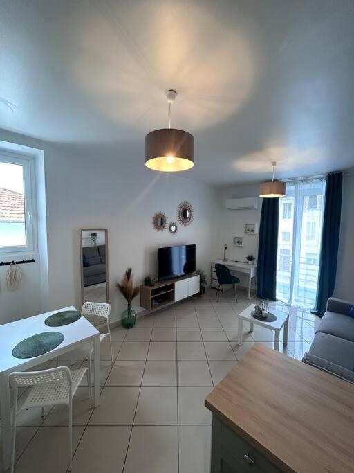 Studio dans villa proche mer - B&B Nizza