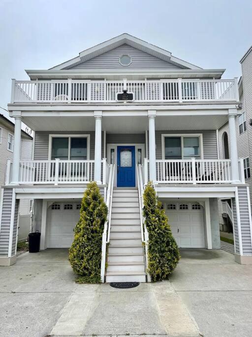 Fabulous 4BR only 1.5 blocks to the beach! - B&B