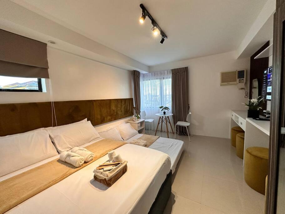 B&B Cebu - hotel living,The Persimmon Suites 2-4pax (1430) - Bed and Breakfast Cebu