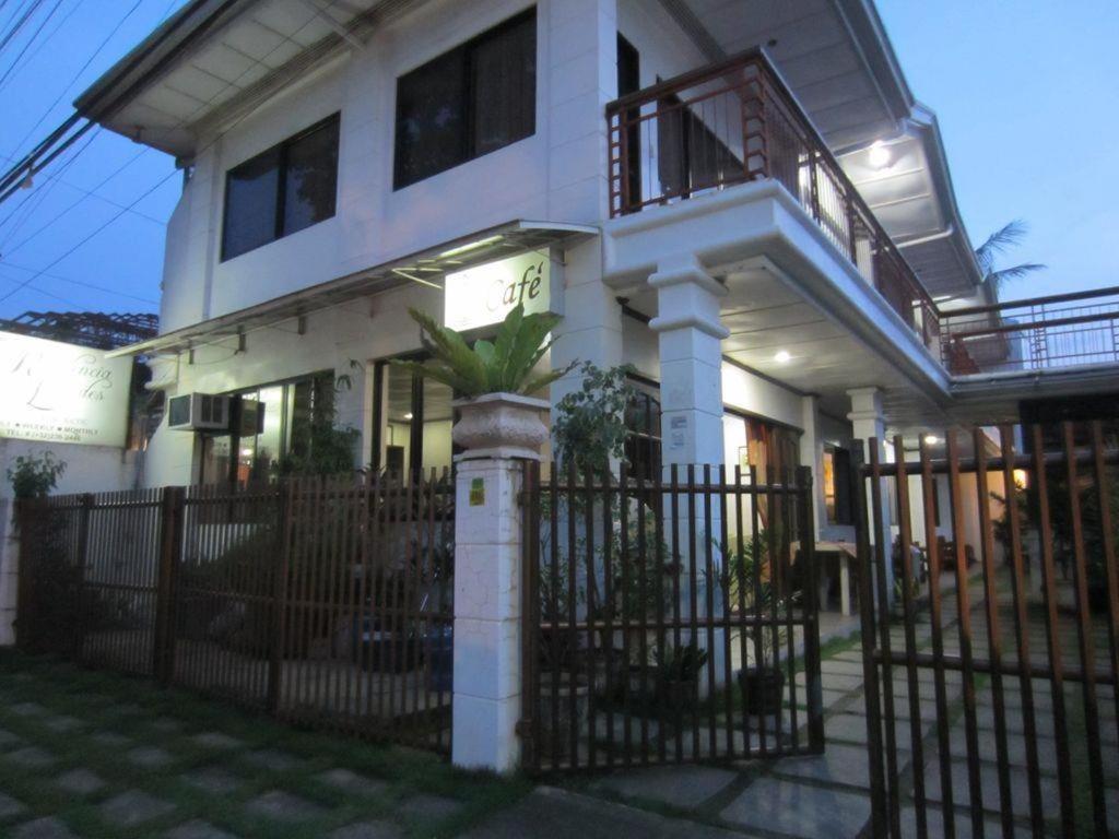 B&B Mactan - Residencia Lourdes - Bed and Breakfast Mactan