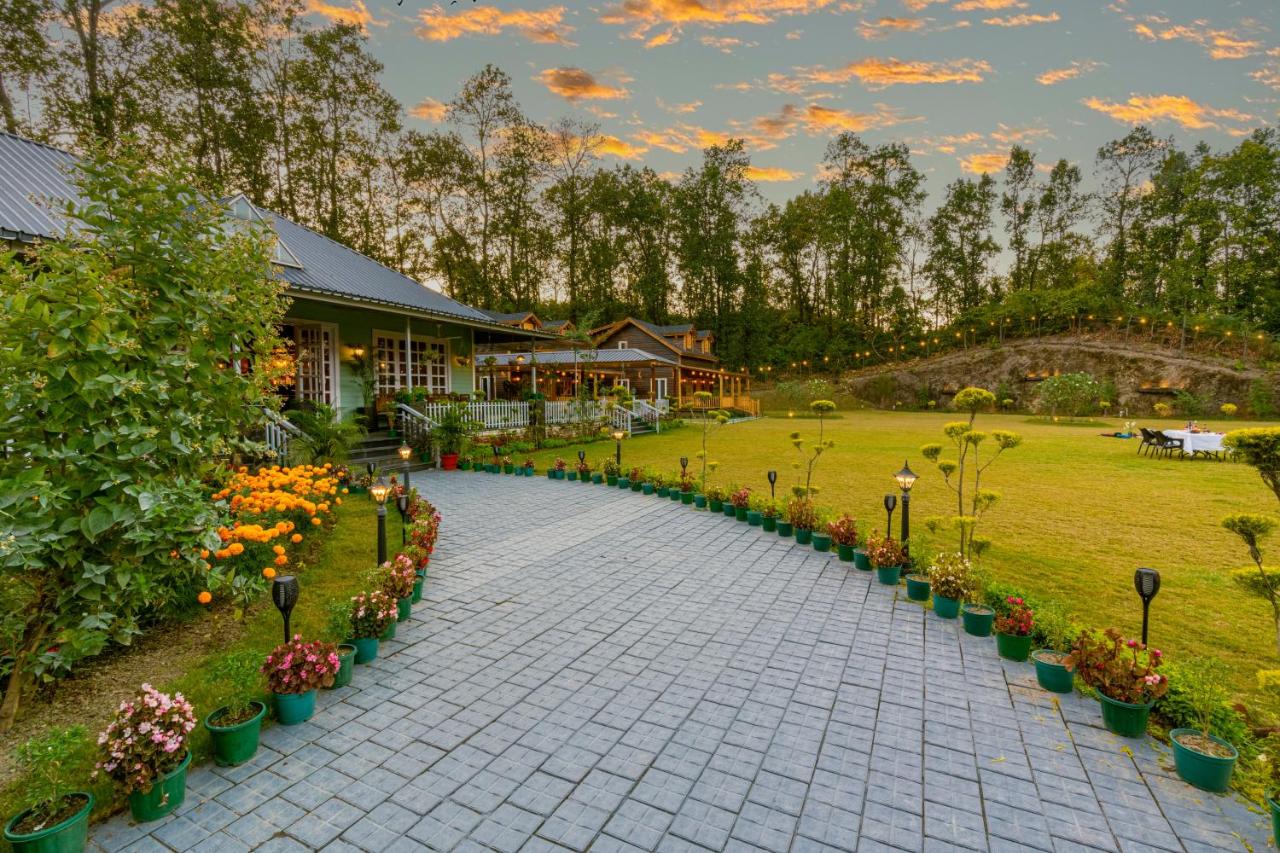 B&B Dehradun - SaffronStays The Woods - Sal Villa - Bed and Breakfast Dehradun