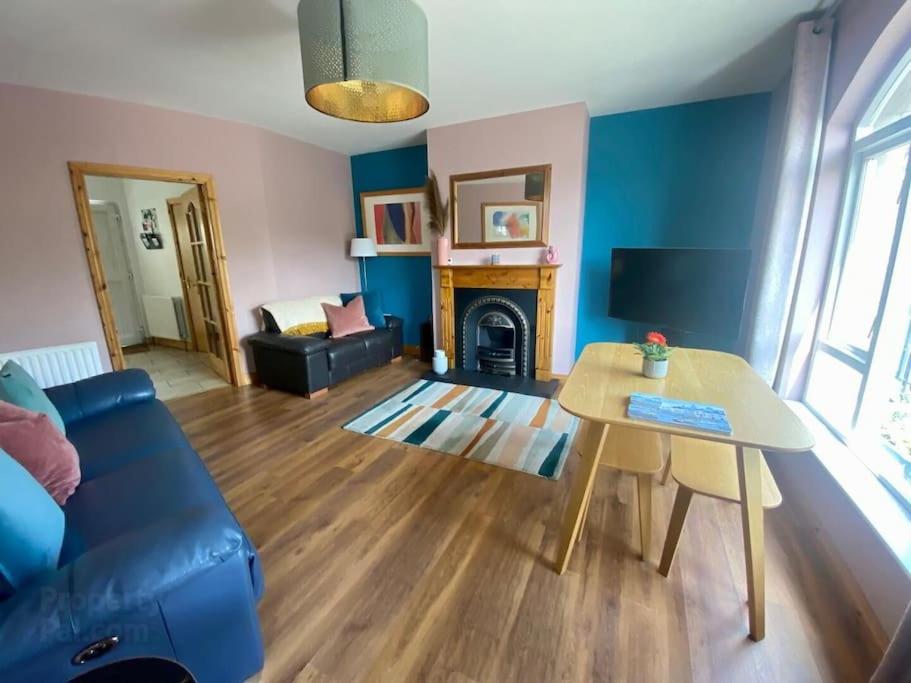 B&B Ballycastle - Ballycastle Modern Town House - Bed and Breakfast Ballycastle