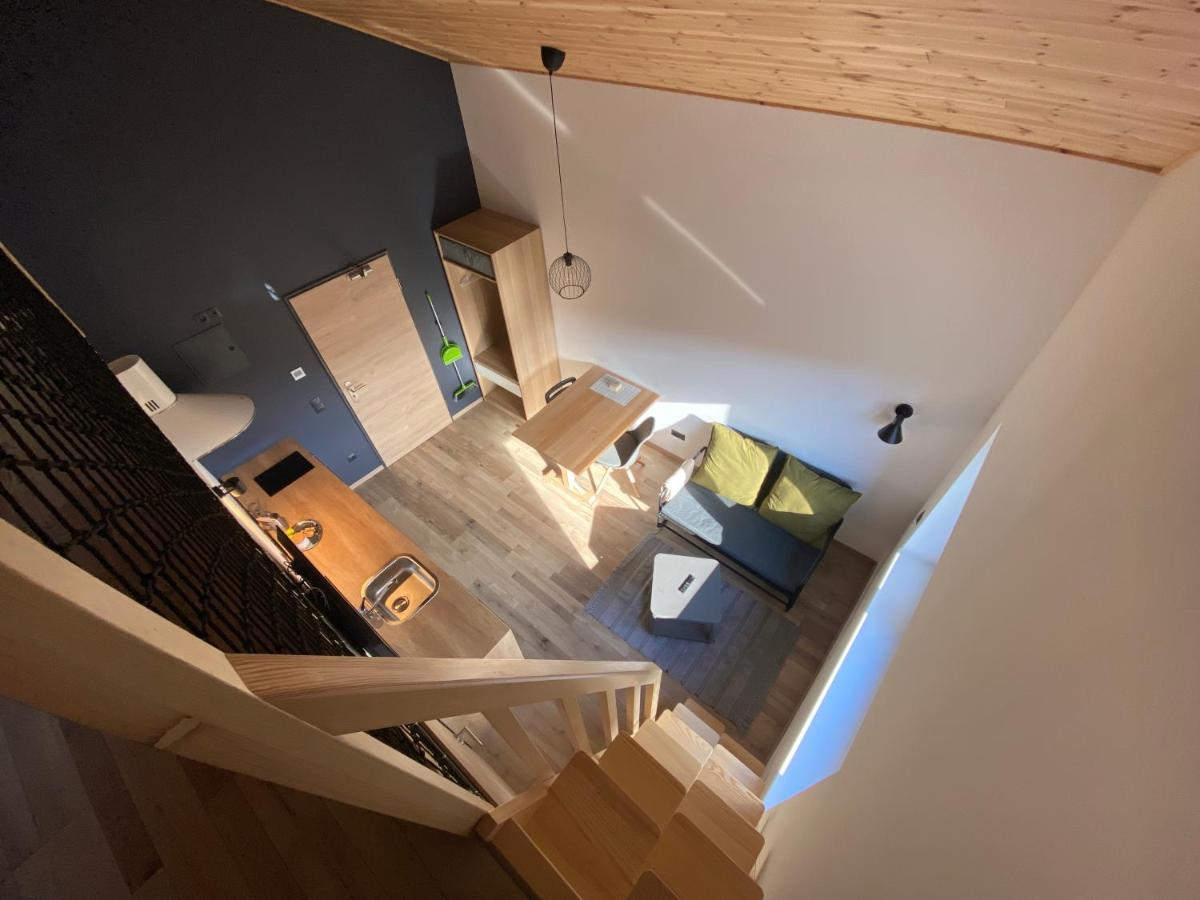 Studio avec mezzanine