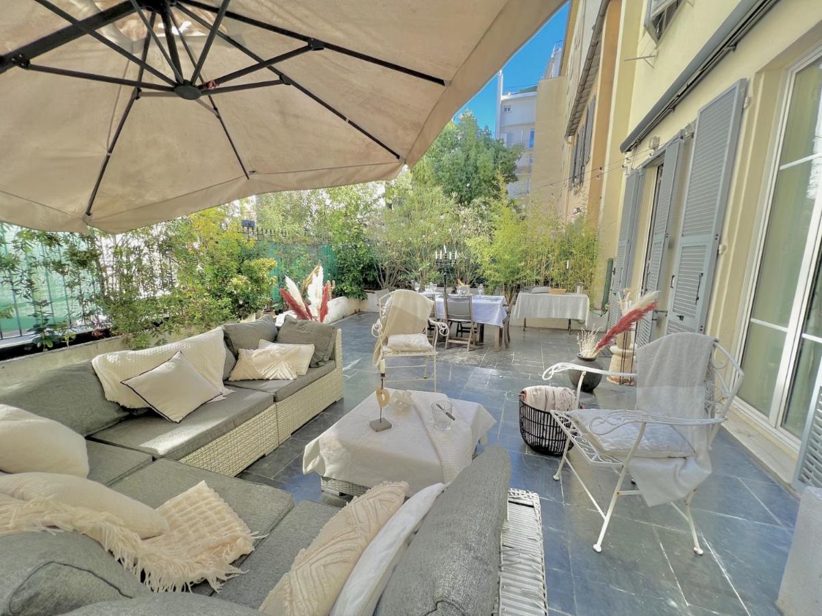 Superbe Appartement de 105 m2, hyper centre avec Terrasse, parking, à 5 min de la mer - B&B