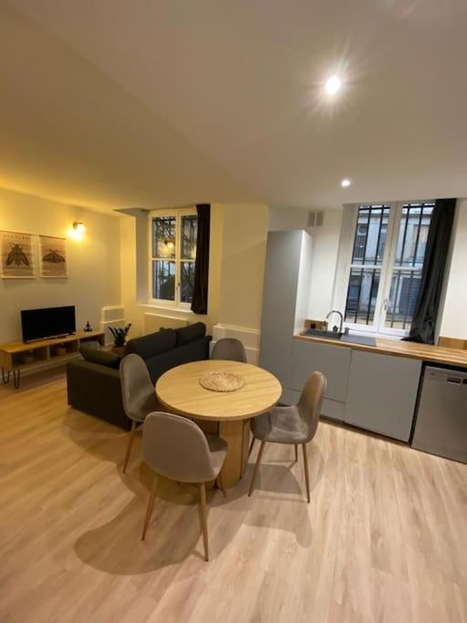 Cozy 1BR+Sofa Bed in Lyon Center - B&B