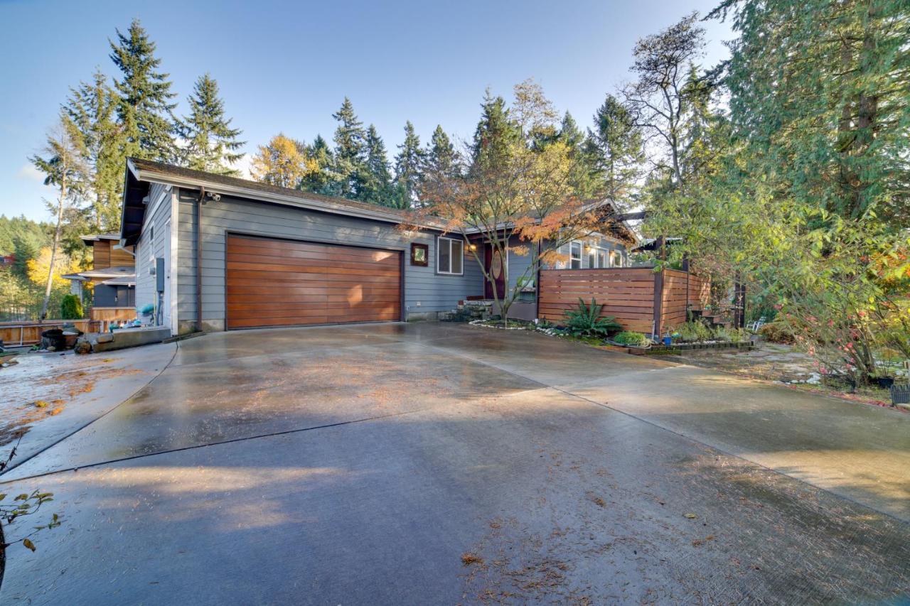 Charming Unit with Deck about 3 Mi to Lake Washington! - B&B