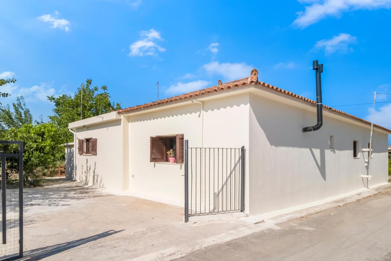 Herakles House - Close to ancient sites near Nafplio. Spacious. Equipped for all-year-round comfort. - B&B