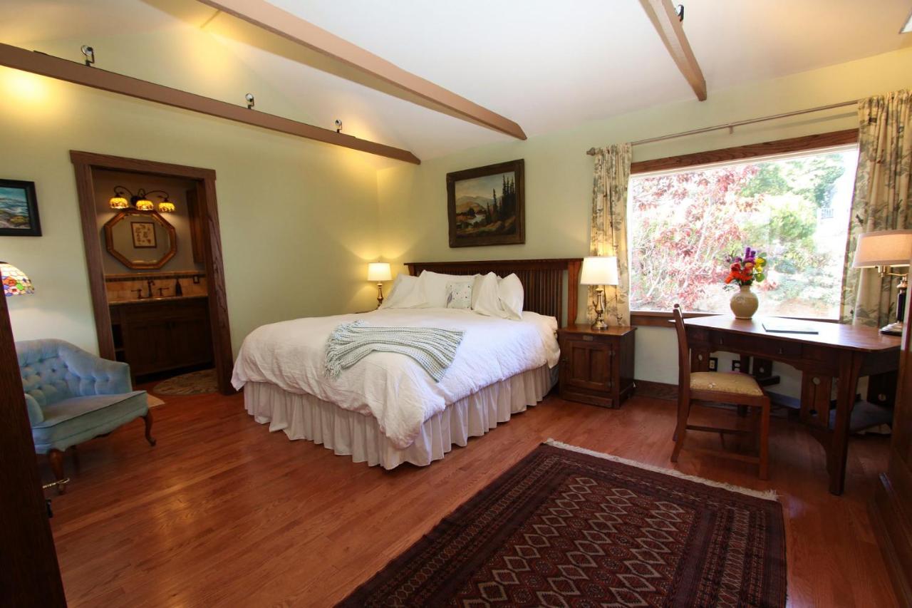 Bungalow with Sea View
