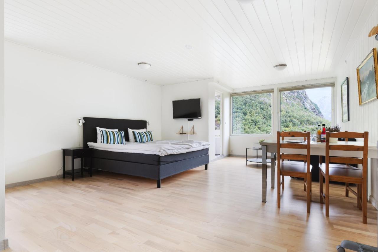 Studio-Apartment mit Balkon