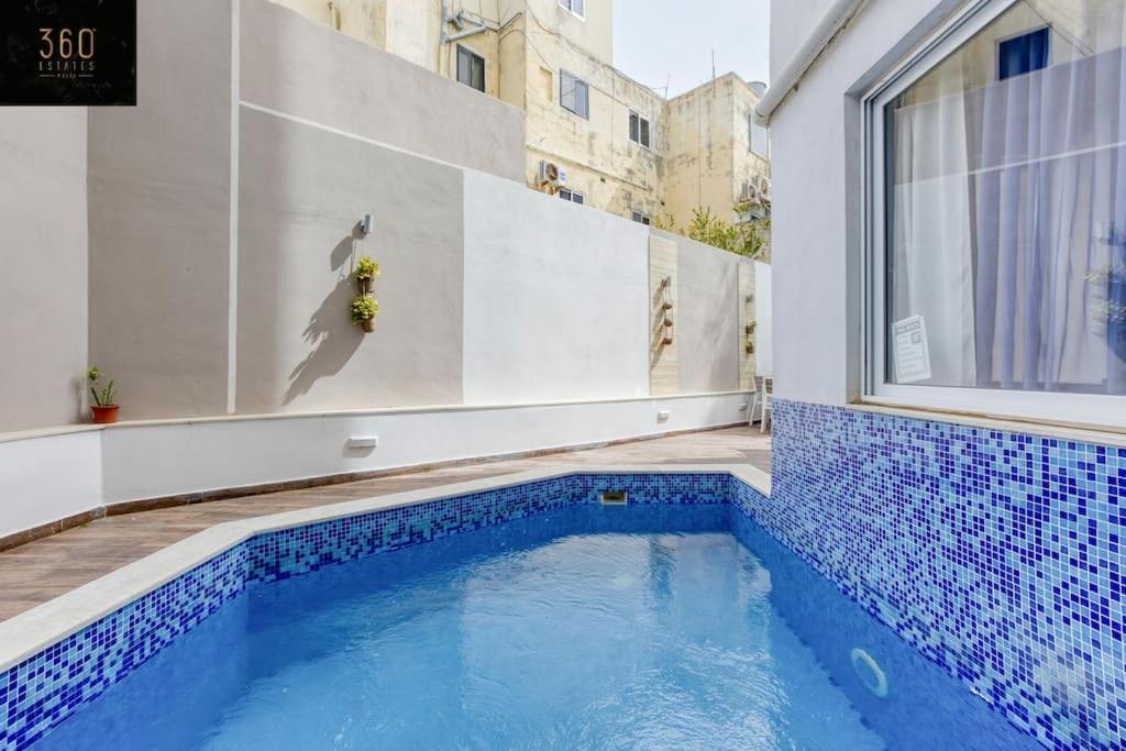 B&B Swieqi - A lovely 4BR home with private POOL & BBQ by 360 Estates - Bed and Breakfast Swieqi