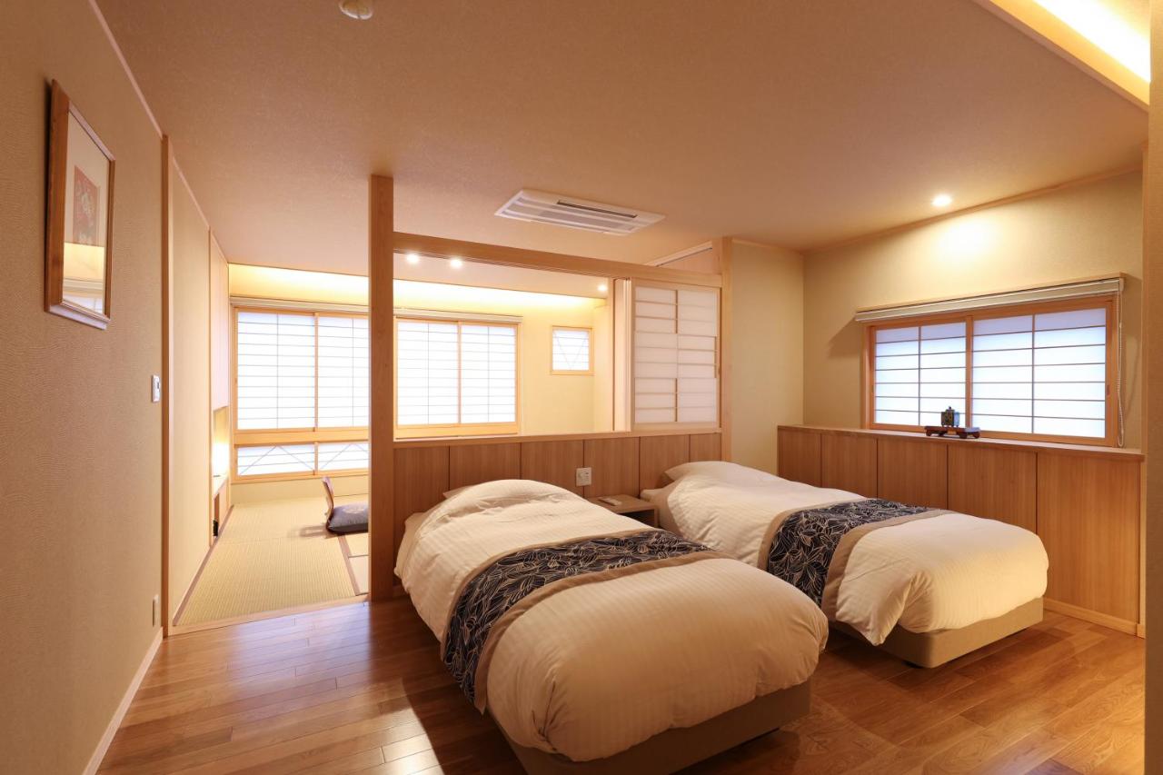 Deluxe Room with Tatami Area and Private Bathroom