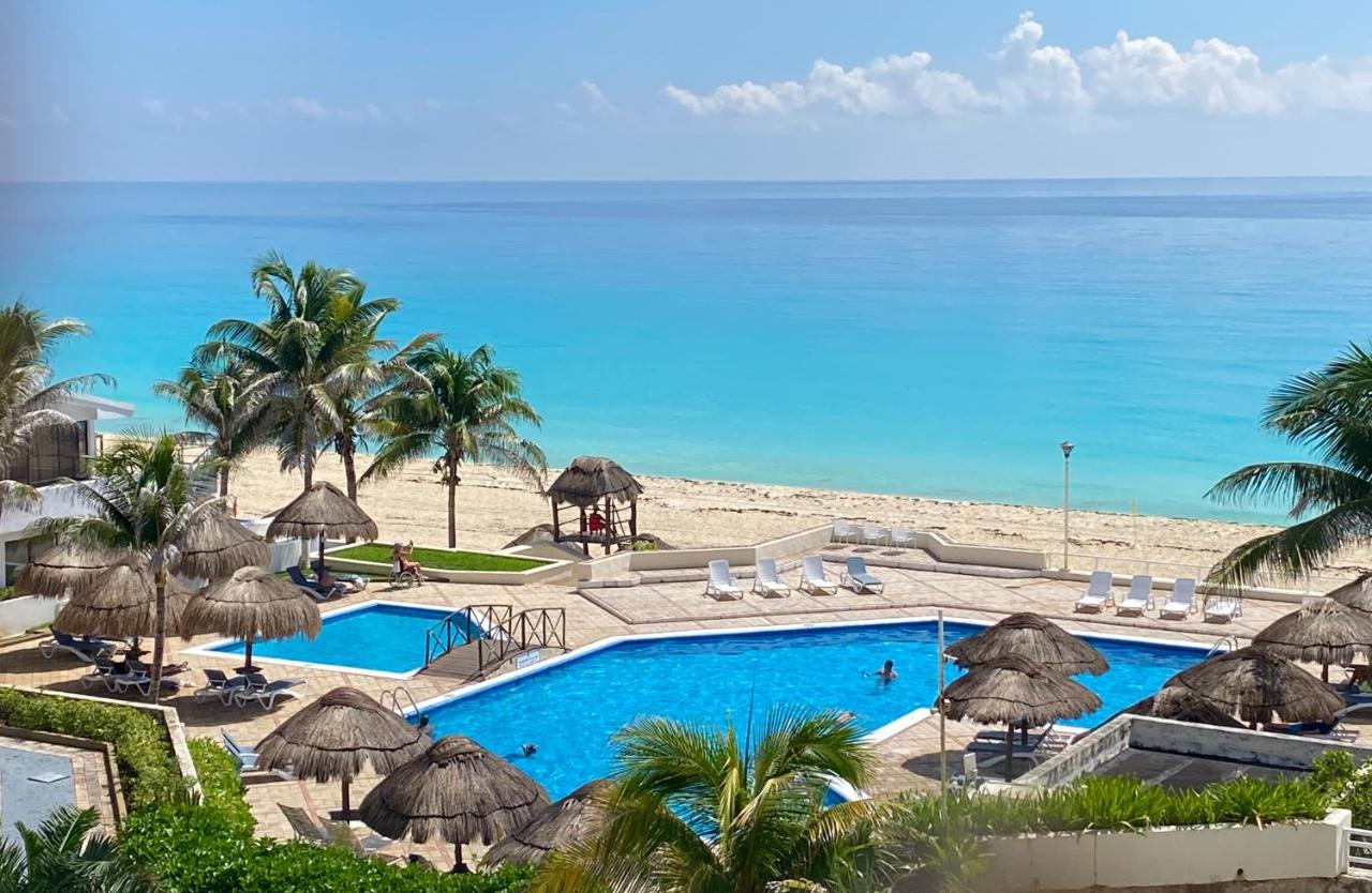 B&B Cancun - Beach & Ocean Front Apartments Brisas Cancun Zona Hotelera - Bed and Breakfast Cancun