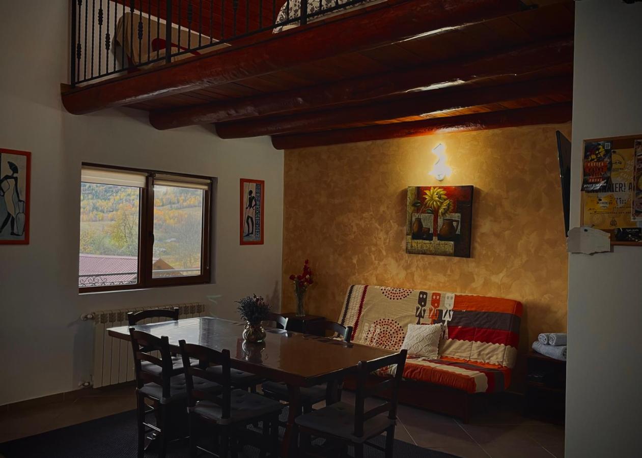 Căsuța din livezi - B&B Suceava