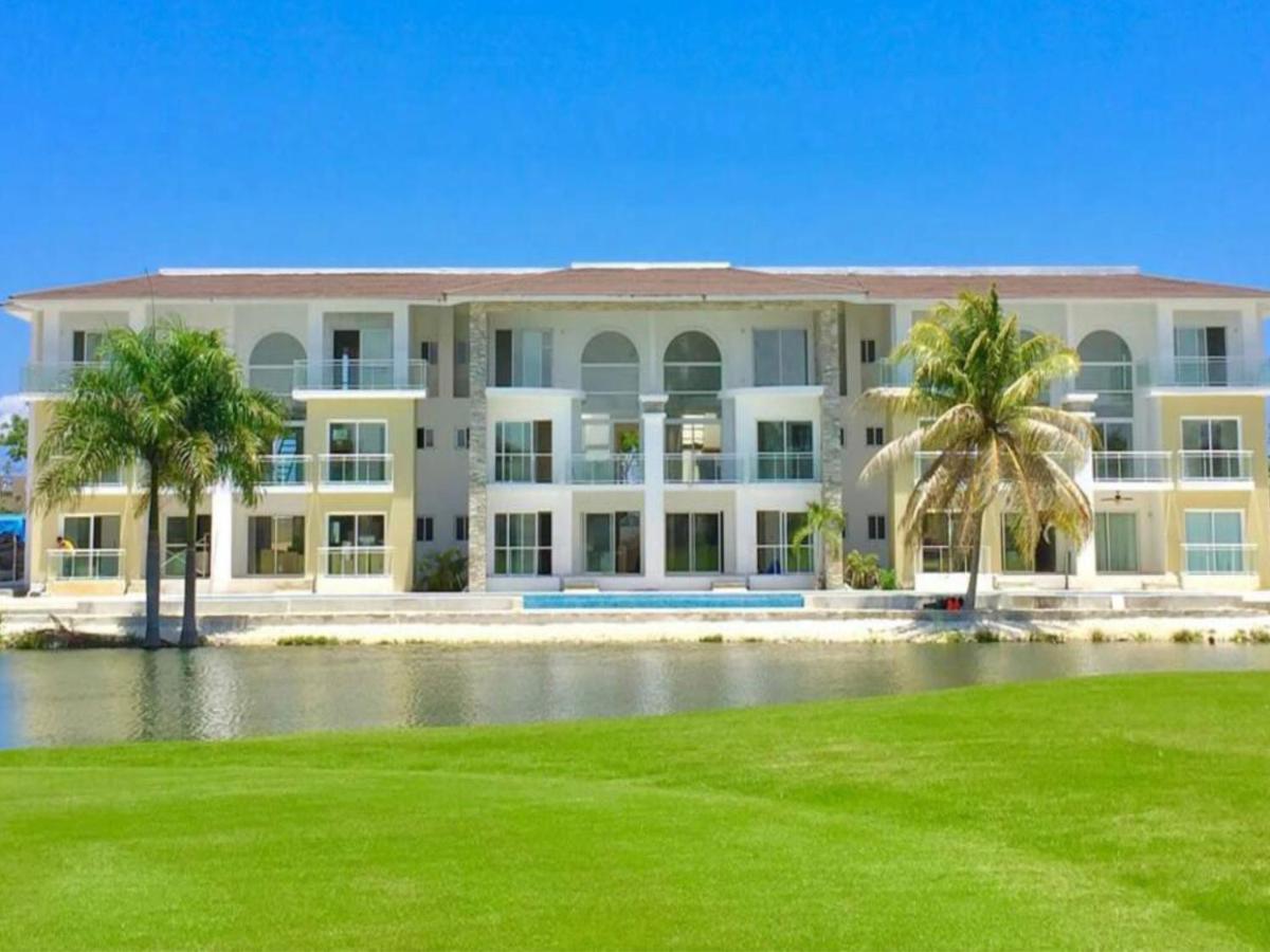 Golf & LakeView Condo Near Beach - Ferienwohnung