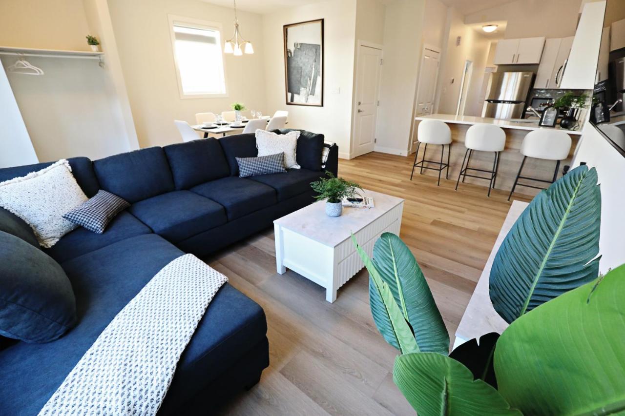 Central 3 Queen Beds, AC, Double Garage, Disney - Chambres d’hôtes Edmonton