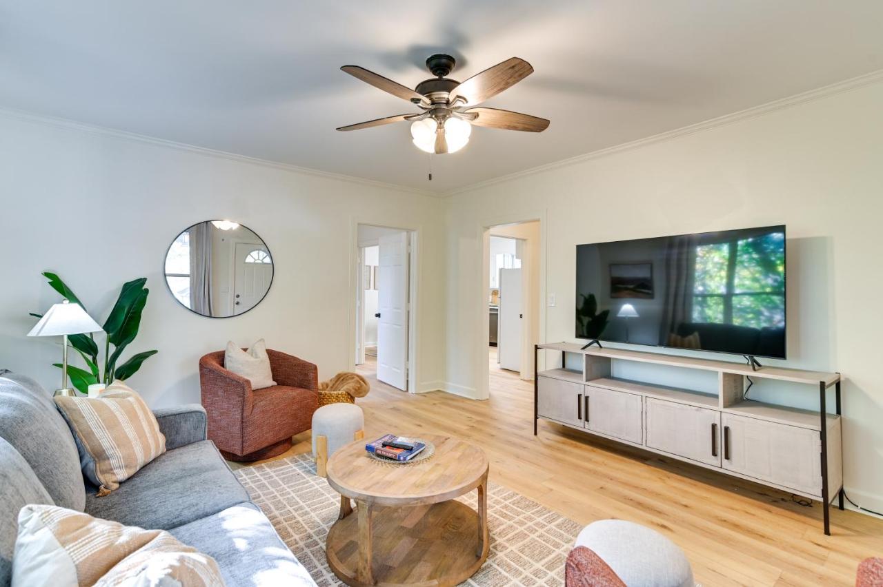 Centrally Located Home about Steps to Oxford Square! - B&B