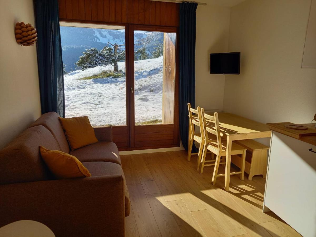 Apartment with Mountain View